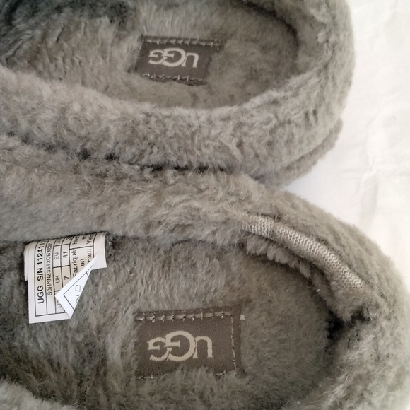 UGG fluff yeah that  slides size 8 - Picture 13 of 16